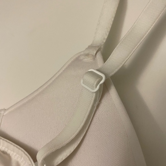 Hanes | bras - Picture 2 of 10